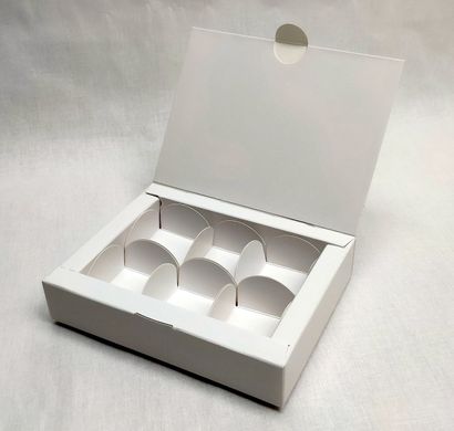 Коробка на 6 цукерок 11*14,5*3 см біла