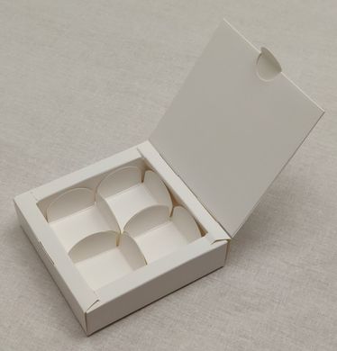 Коробка на 4 конфеты "Белая 11*11*3 см"